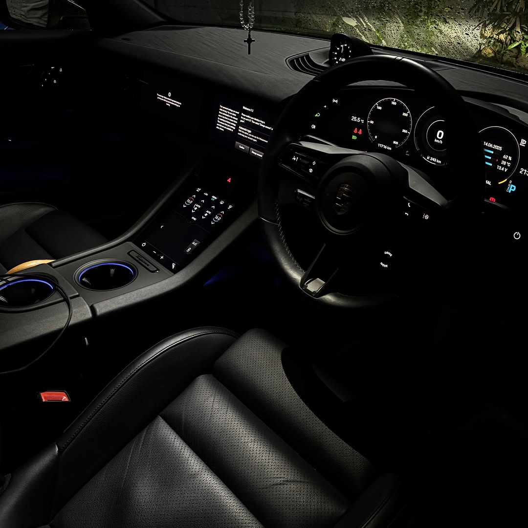 Porsche Taycan 4S (Sports Package) thumbnail 4